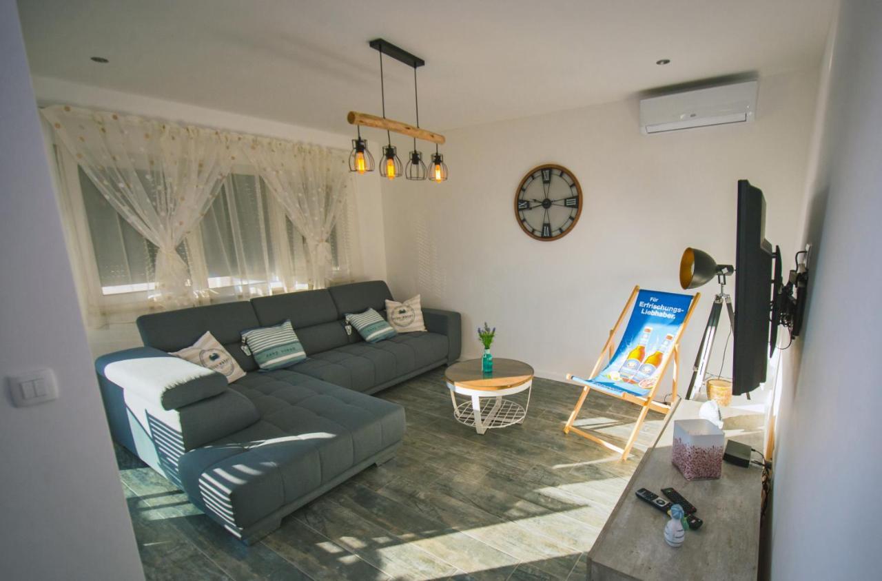 Deluxe 2 Bedroom Apartment With Sea View Baška Voda المظهر الخارجي الصورة