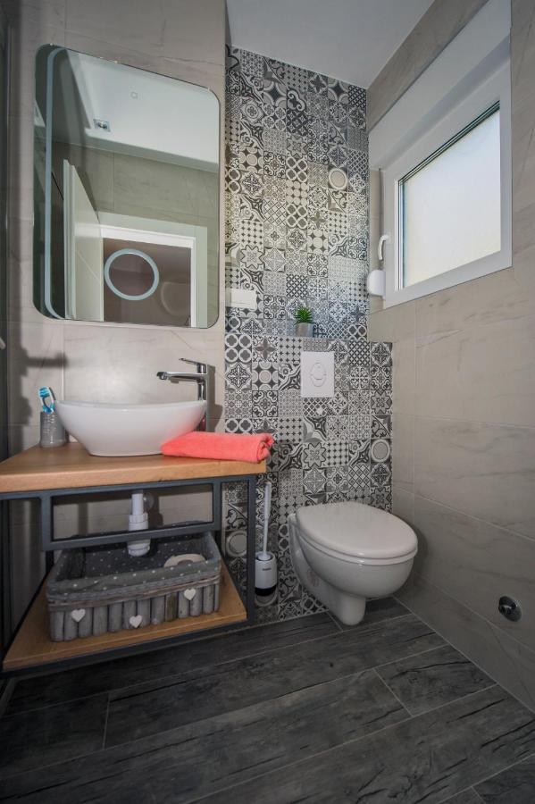 Deluxe 2 Bedroom Apartment With Sea View Baška Voda المظهر الخارجي الصورة