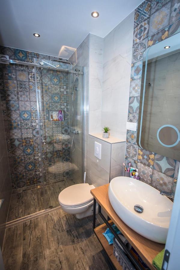 Deluxe 2 Bedroom Apartment With Sea View Baška Voda المظهر الخارجي الصورة